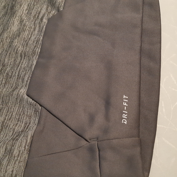 Nike Pullover Hoodie For Boys Size 2T Gray Color With yellow Symbol, - Picture 6 of 10